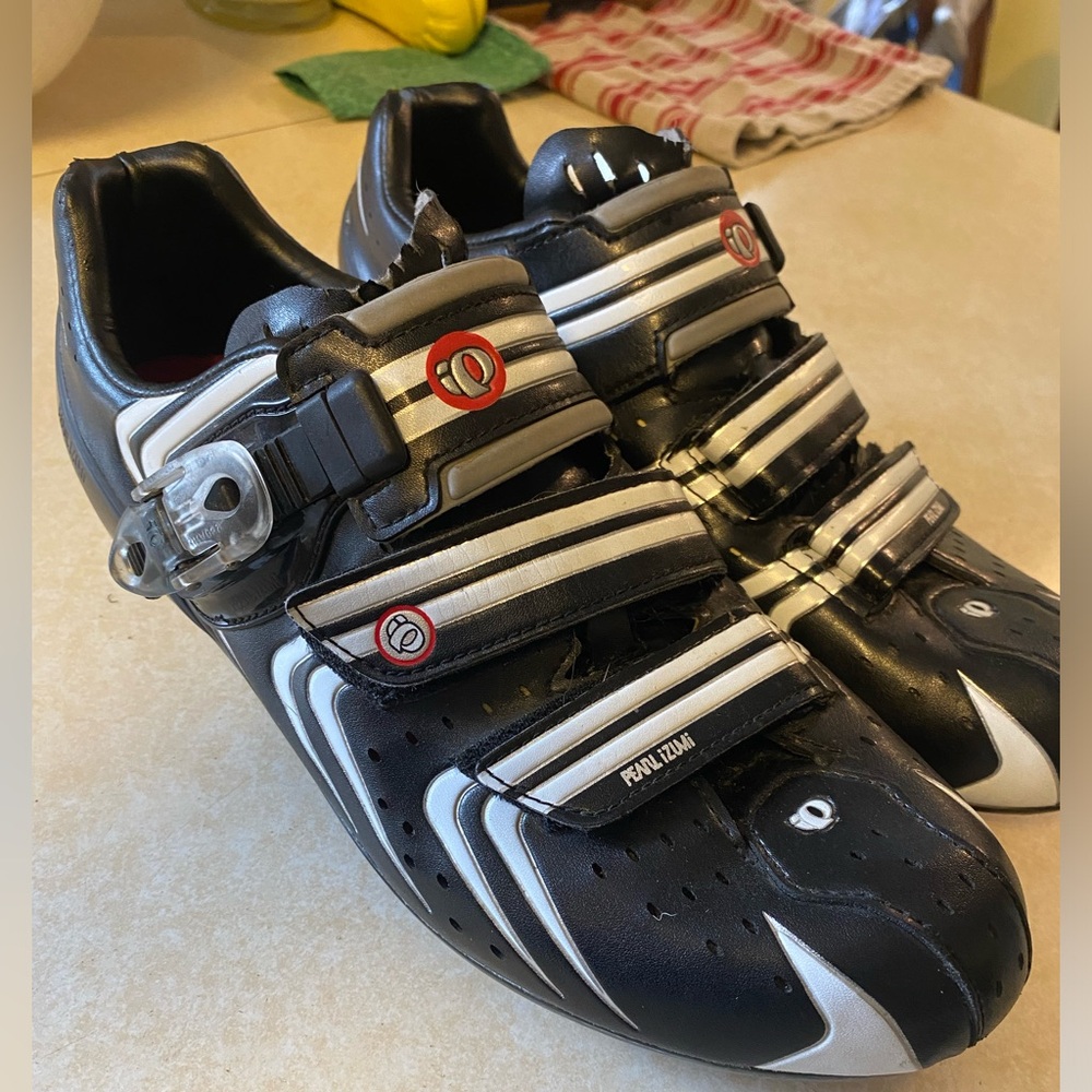 Pearl Izumi carbon cycling shoes 45 Elite